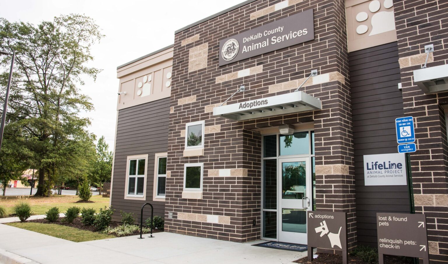 Locations & Contact - LifeLine Animal Project | Come Visit Us